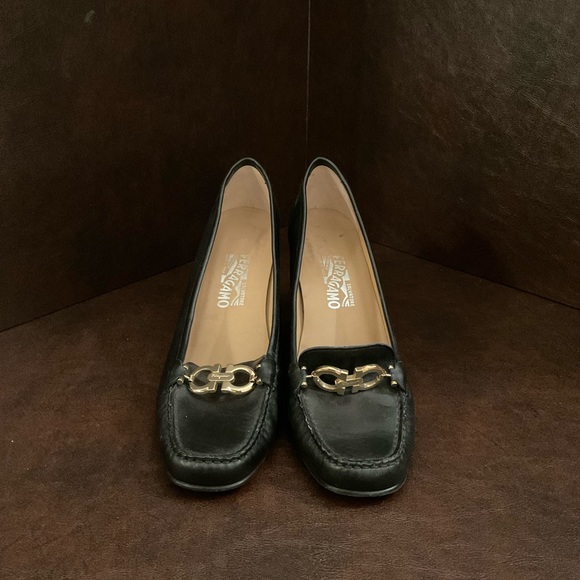 SALVATORE FERRAGAMO HEELS - Picture 1 of 3